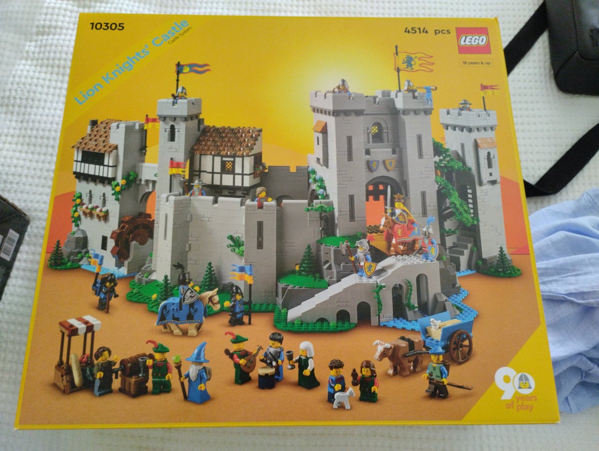 bc_sullano's tweet photo. Original Lego for sale. Pm me to get 10% discount from the original price in the market.
#lego
#LegoStarWars 
#legoforsale https://t.co/ja3EFyeWl6