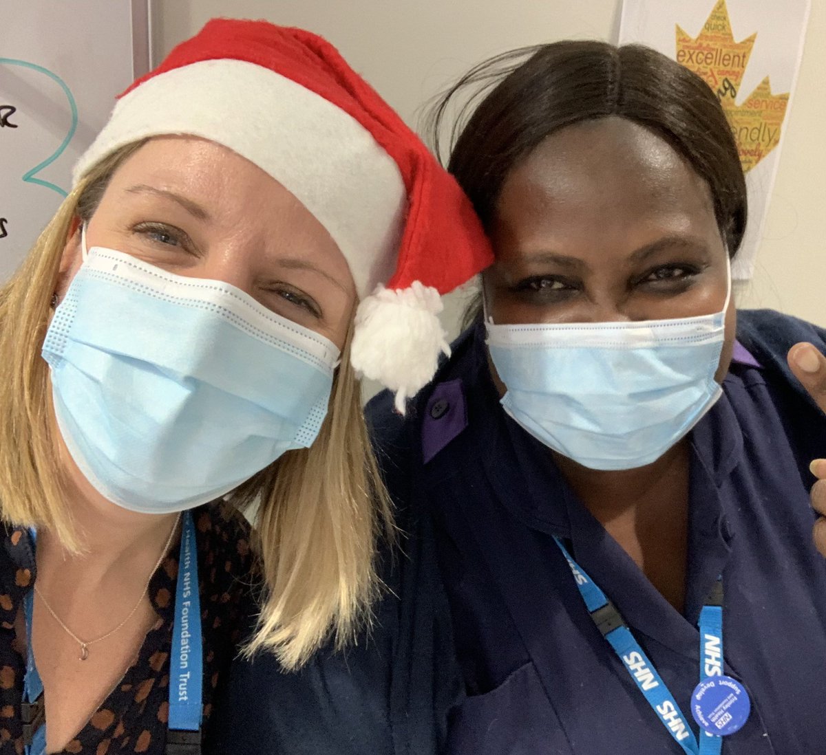 spickett_bethan's tweet photo. Carols at Heathlands with @IzzySwinhoe, our talented music therapist who does do much for the Trust! 
Patient and staff wellbeing soared, and our Directorate Head of Nursing has the voice of an angel! 😇 🎶 @FrimleyICSAHPs @WMDLove @michonamission @ClaireAMoodie1 @NickySeargent https://t.co/GYQW92VHWj