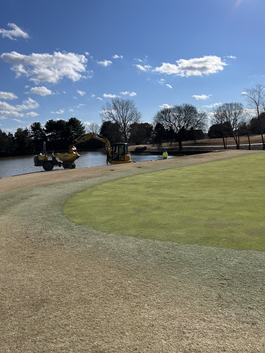 fdccagronomy's tweet photo. Our bunker renovation is coming along nicely. 4th day of work and the front side bunkers are nearly finished. Concrete portion begins Monday if Mother Nature allows. We greatly appreciate everyone’s patience as we continue improvements. https://t.co/tDwPzN2BEf