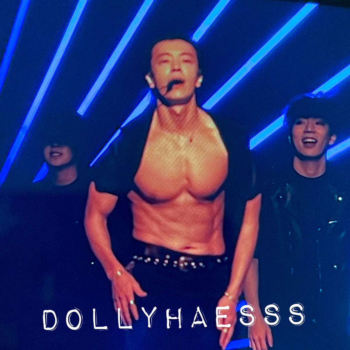 dollyhaesss's tweet photo. 2022.12.17 
#SS9inManlia Day 1

#동해 #이동해 #donghae #leedonghae 
#슈퍼주니어 #슈주 #superjunior https://t.co/irAKmXBQtw