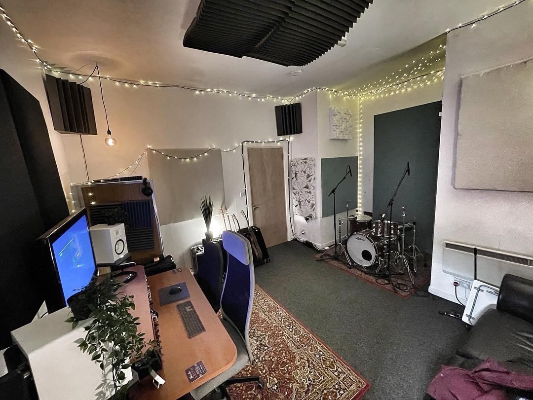 (2/3)🤙 Studio B has a few spaces at the start of January and then again from mid March onwards. There’s also some tasty new toys coming for both studios 🤗