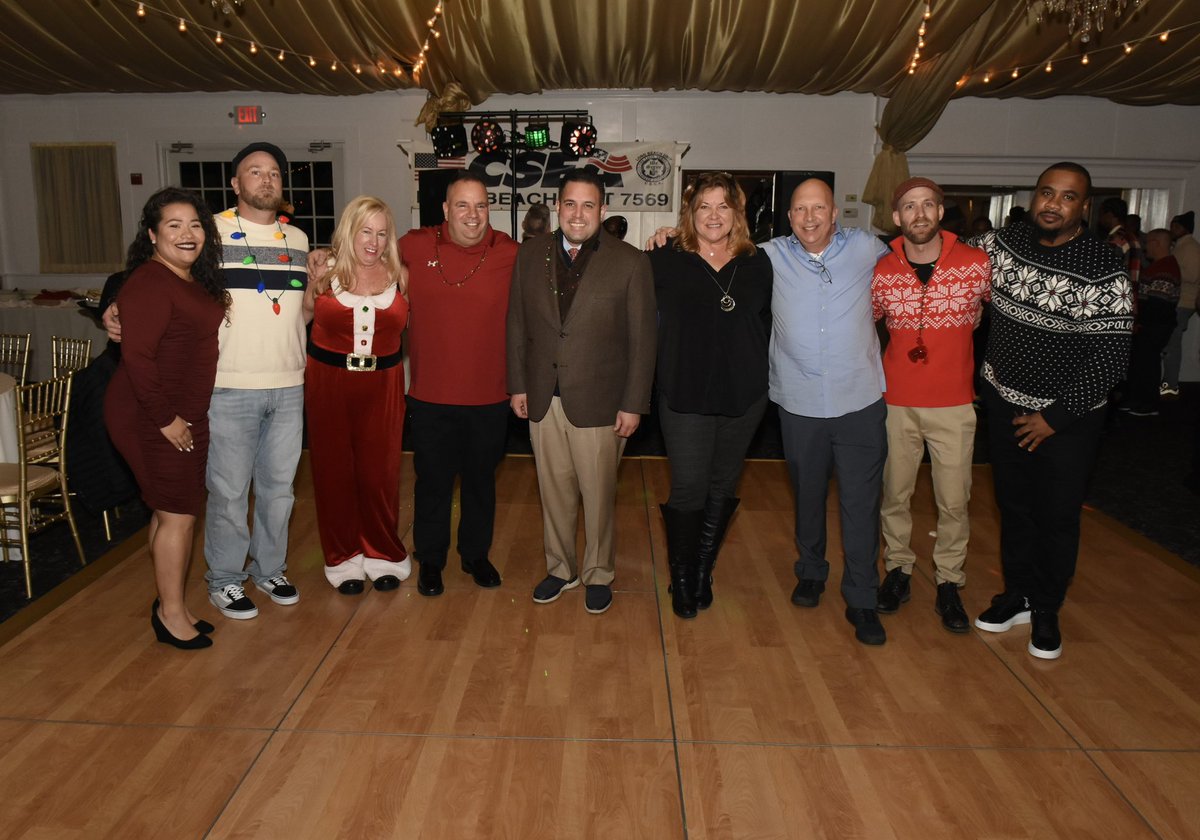 ANTHONYDESPO's tweet image. CSEA 7569 workforce keep @LongBeach11561 moving forward 24/7/365.

Happy to celebrate the holidays &amp;amp; express my sincere thanks to President John Mooney &amp;amp; team for supporting our campaign.

I look forward to working w/#NY04 labor - together we will build a better #LongIsland.