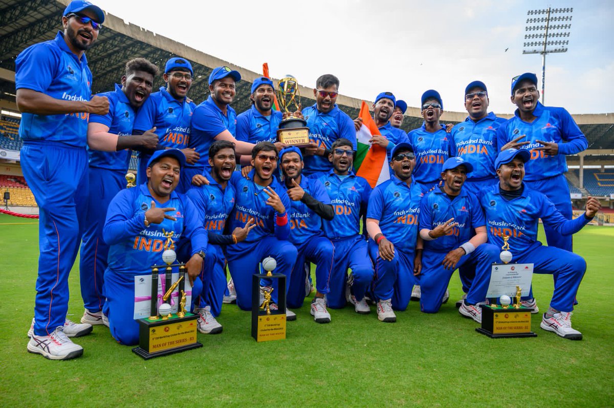 YUVSTRONG12's tweet photo. India 🇮🇳 defeats Bangladesh 🇧🇩 by 120 runs and wins their third consecutive title in the 3rd T20 World Cup Cricket for the Blind 🏆. The Hon. Governor of Karnataka, Shri @TCGEHLOT presented the trophies to the winners. Congratulations! 

#OtherMeninBlue #blindcricket #WorldCup https://t.co/4v7myGcPEX
