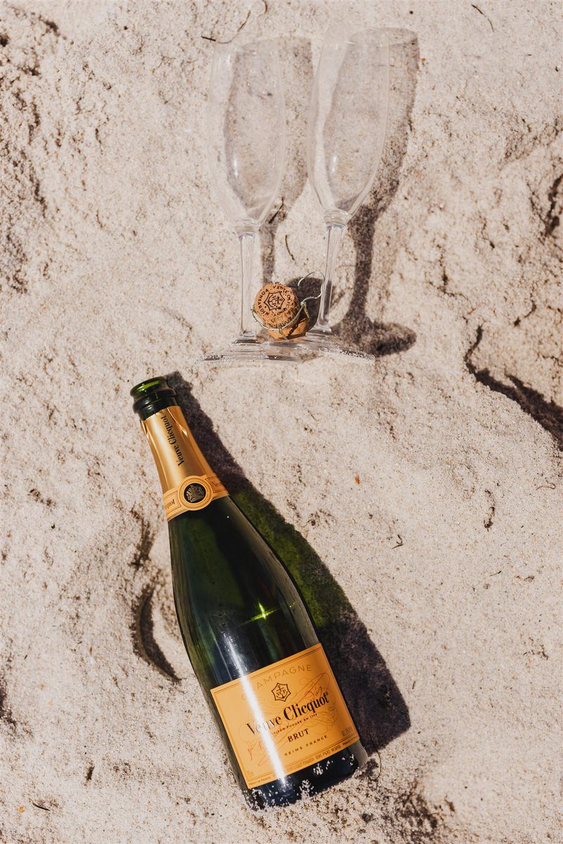 laviestudios's tweet photo. It takes skill to look this cool in a climate so hot. There's an Icy-Hot joke in there somewhere. A bad one. But anyways, this is why engagement sessions rock. Because you can have this much fun. Swipe to the last slide and you'll see what we mean. ☀️🏝️🥂  

#MiamiBeachEngagement https://t.co/HjDrDISKzE