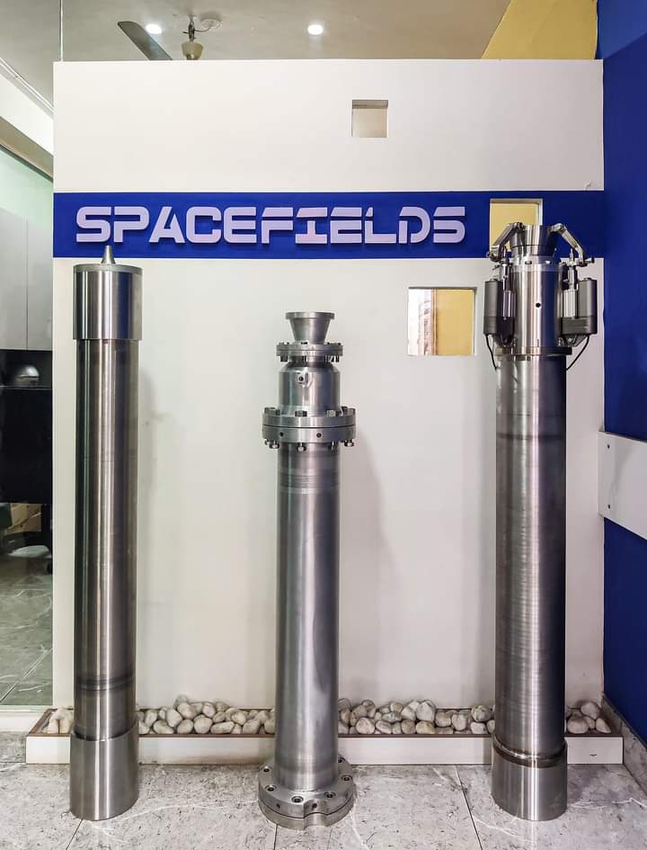 NewsIADN's tweet image. 3 Solid Rocket Engines of Indian Space Start-up #SpaceFields.

They are manufactured out of Aerospace grade Titanium, Aluminum &amp;amp; Stainless Steel. 

They have also successfully developed an EMA-based Thrust Vector Control.

#MakeInIndia
#IADN