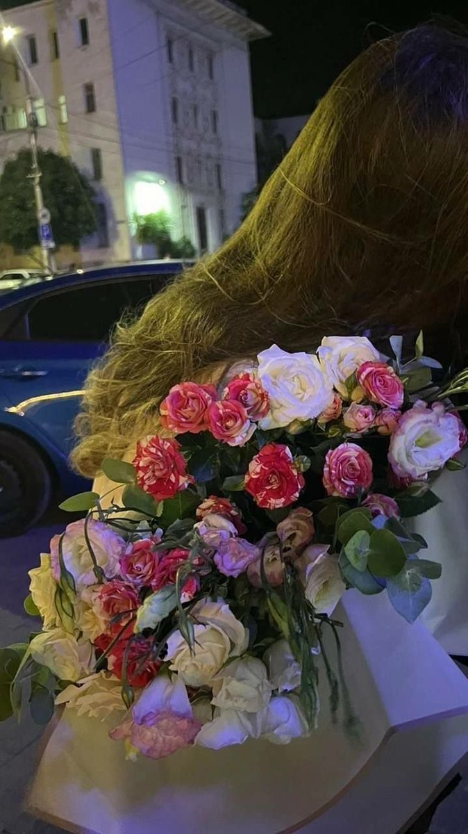 أسعد الناس حالا 
من سبقه ضميره إلى النوم كل مساء