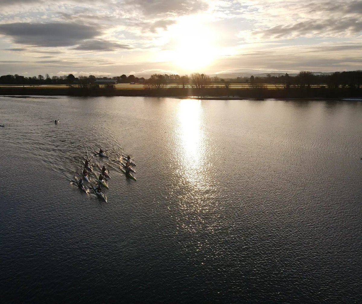 It may be fresh, but the winter grind is in full swing.  Got to love my office even this time of year 🎅🏻

#lucky #canoeingireland #flatwater #itscold #wintergrind #salmonleap