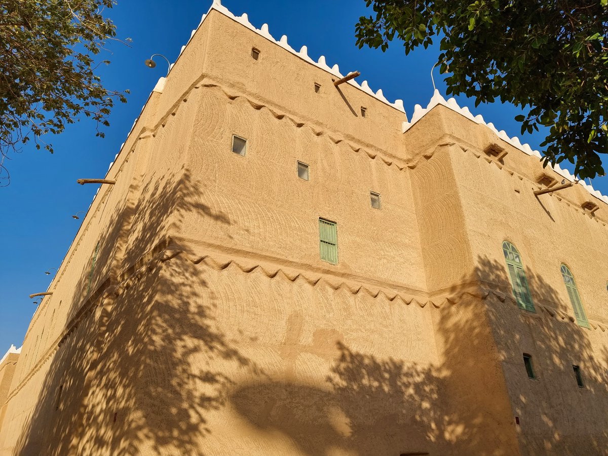 MortelRichard's tweet photo. قصر المربع بالرياض، الذي شرع الملك عبدالعزيز في بنائه عام ١٩٣٦ وهو نموذج جميل من طراز البناء التقليدي بنجد. وهو حاليا متحف مفتوح للزوار 
Murabba Palace in Riyadh. Construction of this magnificent traditional edifice commenced in 1936 https://t.co/PPvYjoULqZ