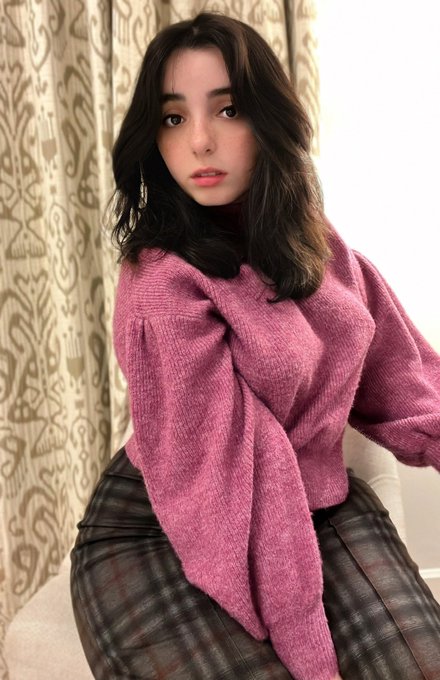 This weather makes me feel cuddly https://t.co/fjLnOQ3p7u