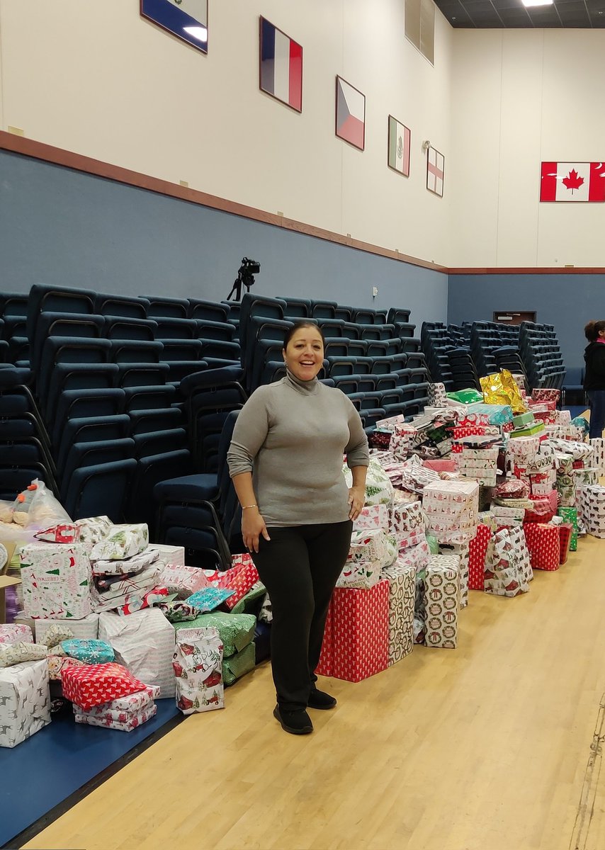 Ready to give the gifts at Bethel's Family Church!
<a href="/HISDStudentSpt/">HISD Student Support Services</a> @HISD_Wraparound <a href="/ValleyWestEs/">Valley West ES-HISD</a>
