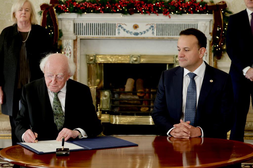 PresidentIRL's tweet photo. President Higgins this afternoon signed the Warrant of Appointment and presented the seal of the Taoiseach and seal of the Government to Taoiseach Leo Varadkar https://t.co/3Gi0yw7Bqk