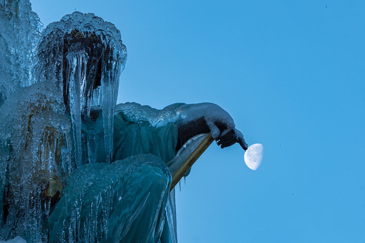 The Ross Fountain transformed into several ice maidens during the big freeze last week

<a href="/edinburghcastle/">Edinburgh Castle</a> #Edinburgh #Weather <a href="/JudithRalston/">Judith@weather</a>