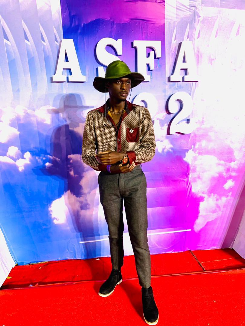 DannyKiggundu's tweet photo. The shirt or the cap??? @niphie22 @AbryanzOfficial @prettylili10 @kampalaserena https://t.co/PTcb8ve0sk