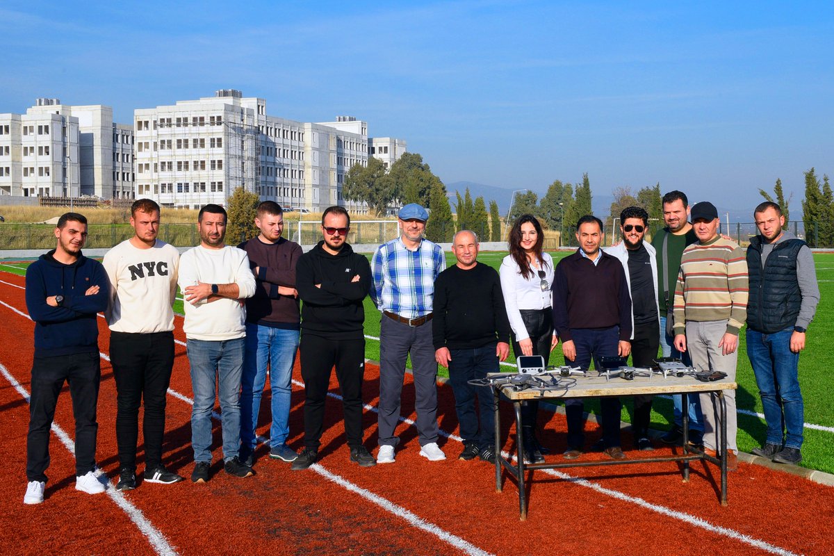 #MCBÜSEM'de #İHA1 Ticari #Pilot luk Eğitimi alan kursiyerler, uygulamalı eğitimlerini gerçekleştirdi.
Bilgi ve Ön Kayıt için: u.mcbu.edu.tr/ek4 
<a href="/SHGM/">Sivil Havacılık GM</a> <a href="/mcbusem/">MCBÜSEM</a>
#havacılık #dronepilot #dronecekimleri #dronepilotu #mavicpro #dronephotography #ihadroneeğitimi
