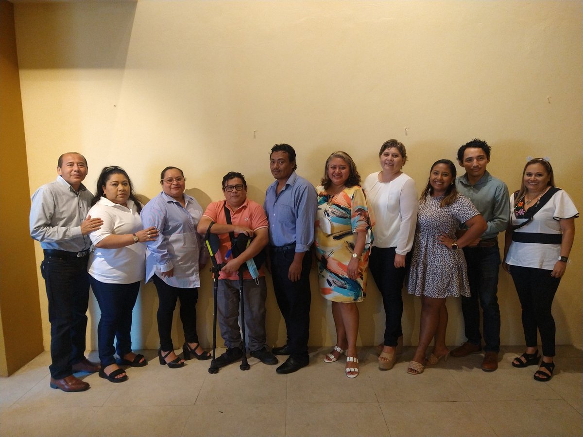 dgtiuacam's tweet photo. Personal de la DGTI  se reunió para convivir y disfrutar de un Desayuno Navideño. ¡Feliz Navidad y Próspero Año 2023! https://t.co/4A7p9uqANI