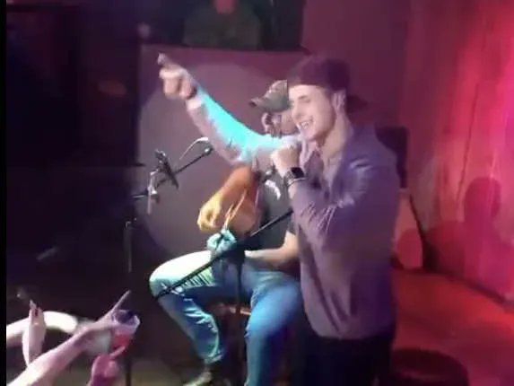 barstoolsports's tweet image. Brock Purdy Singing &quot;Friends In Low Places&quot; Needs To Replace The Super Bowl Halftime Show barstoolsports.com/blog/3449106/b…