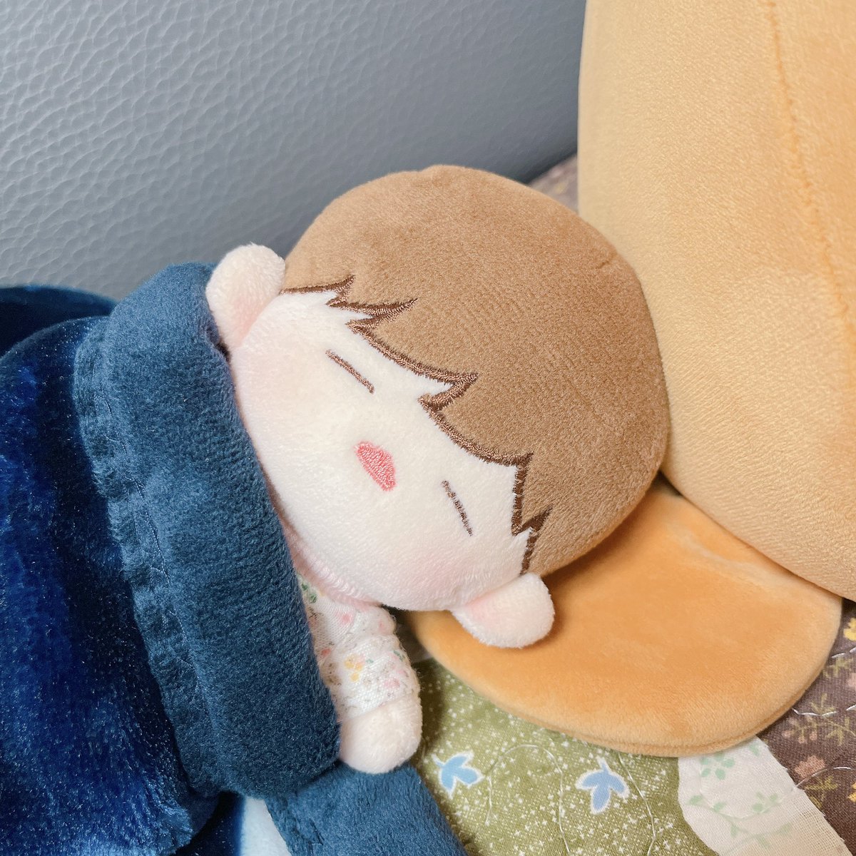 역시 추운 밤에눙 누워서 티비 보는게 최고지👍🏻

#투베베 #짼뭉이