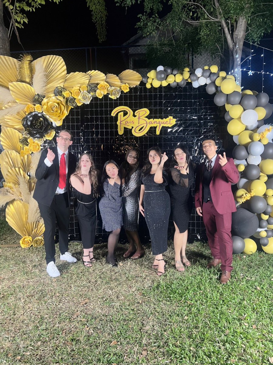 TeacherObie's tweet image. Teaching with a great team makes everyday enjoyable!! #middleschool #teammiddleschool #enjoyteaching