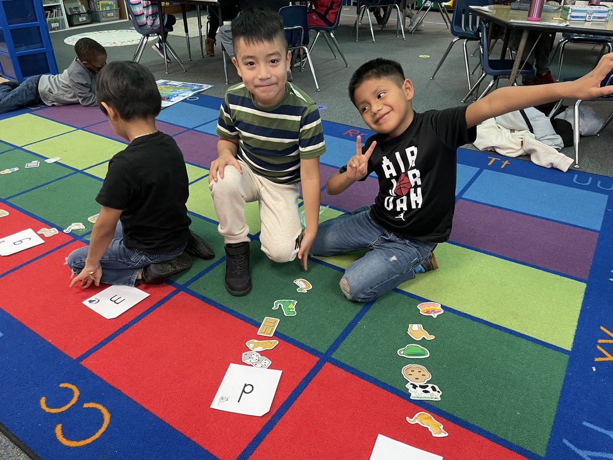 These first grade friends had a fabulous week of learning, celebrating, and practicing important reading and writing skills. #CRESCulture #SharingOurStory <a href="/centreridgees/">Centre Ridge Rams</a>