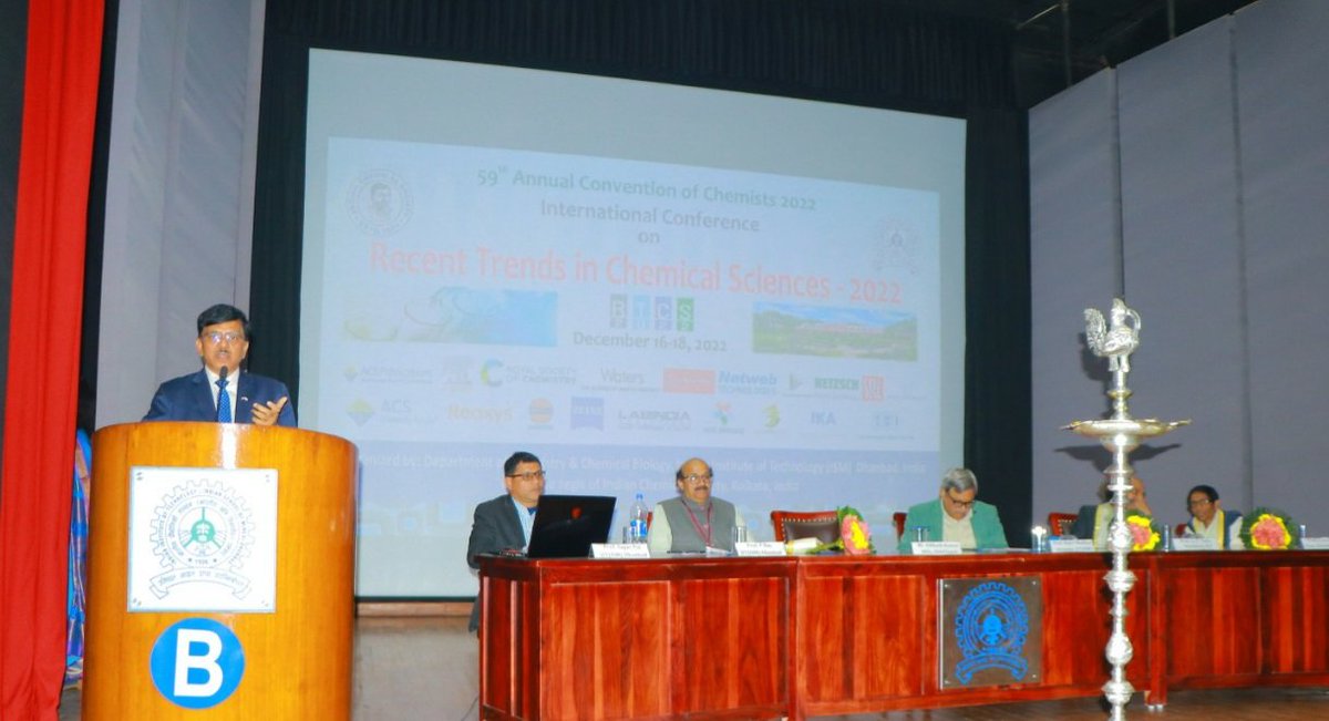 IOCL_BIHAR's tweet photo. Mr Vibhash Kumar, ED &amp; SH, BSO accentuated on  IndianOil's decarbonisation efforts  &amp; developing energy efficient greener  in design scientific methods in his address as Chief Guest at the International Conference on 'Recent Trends in Chemical Sciences -2022' at IIT(ISM) Dhanbad. https://t.co/xw74oYID3p