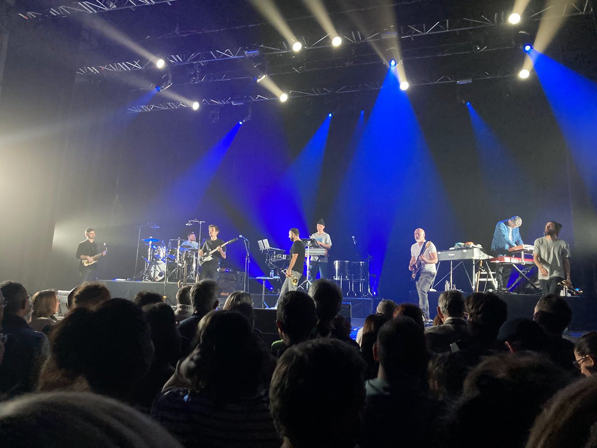 SeriesHubert's tweet photo. 🎶Merveilleuse soirée avec @ibrahim_maalouf 🎺 pour #Capacitytolove🎸 @palomanimes pleine d'energie et d'ondes positives 🎷 https://t.co/aR7H4lfJiN