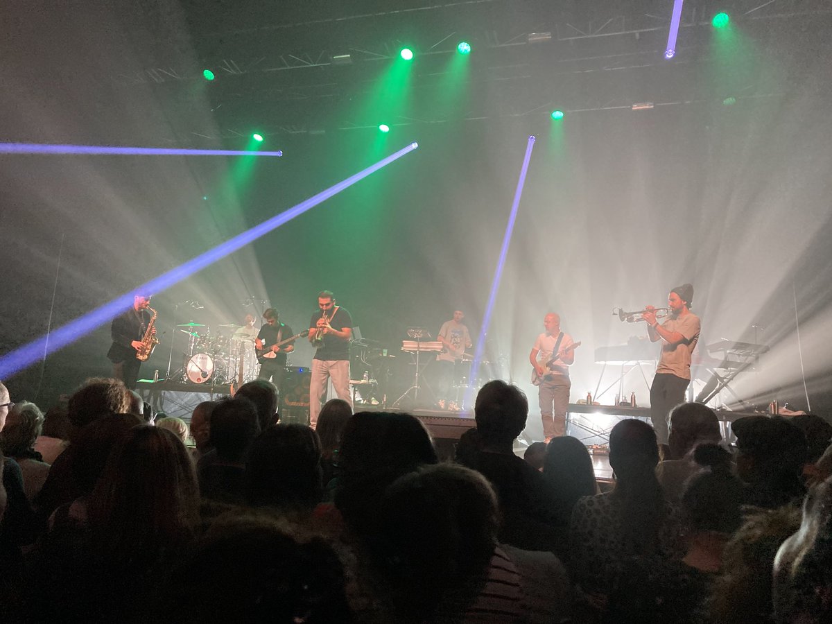 SeriesHubert's tweet photo. 🎶Merveilleuse soirée avec @ibrahim_maalouf 🎺 pour #Capacitytolove🎸 @palomanimes pleine d'energie et d'ondes positives 🎷 https://t.co/aR7H4lfJiN