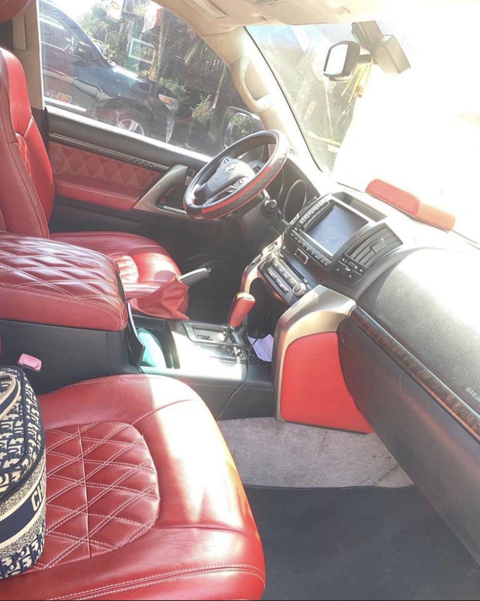 rentalsquare1's tweet photo. 💎LAND CRUISER V8 à louer
📍Bonapriso
💰Cash: 150.000 fcfa / jour
(avec chauffeur)
Contactez nous au 📞676 - 740 - 783
( appels WhatsApp )
#rentalsquare #rentalsquareauto #voitureàvendre #realestate #immobilierdeluxe #serviceautomobile https://t.co/gsseZPSwIA