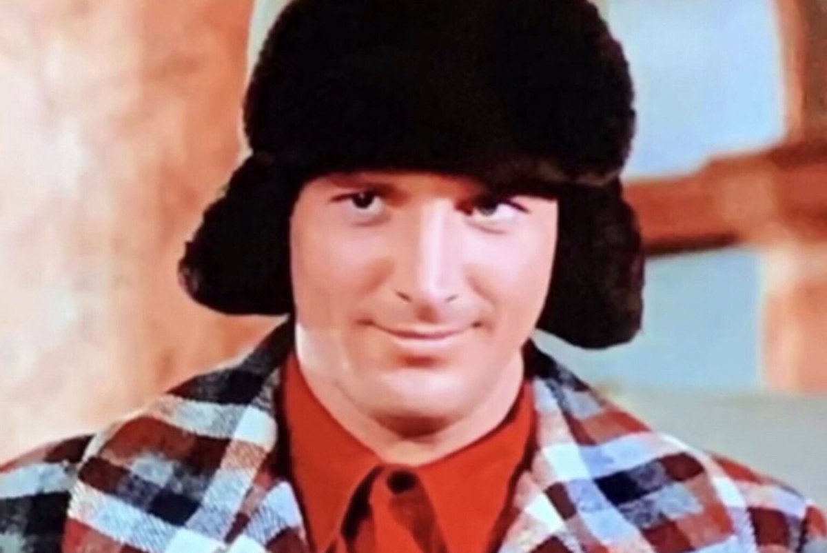 bb_germanfan's tweet photo. It's cold in Germany ❄️ How about you?  Christmas is in a week, until then I wish you a nice time 🎄#BruceBoxleitner https://t.co/8KWvJEigQq