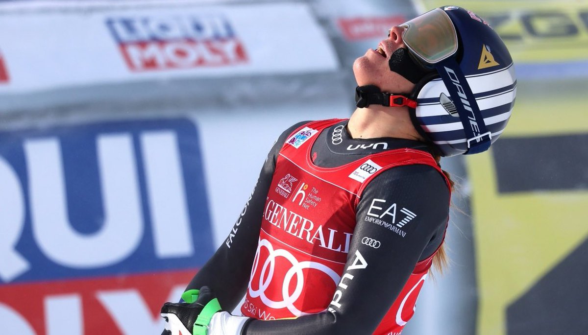 yoyojdc's tweet photo. Esta mujer fue intervenida hace menos de 24h por fractura de 2 MTC. Hoy va a ganar el descenso #StMoritz . Eres una verdadera campeona Sofia Goggia https://t.co/6XnBybYCeb