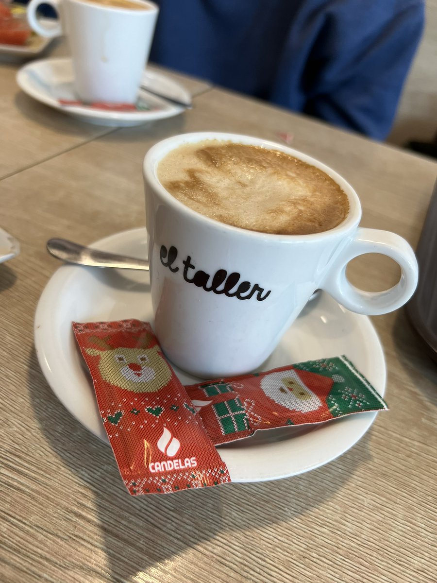 fran_mc_46's tweet photo. #NavidadCandelas @Cafescandelas https://t.co/WsJrJvOH8u