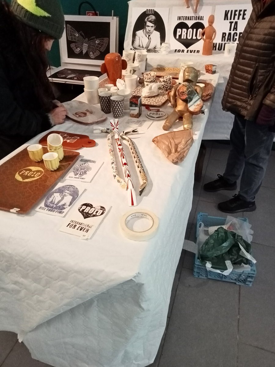 fred_tht's tweet photo. Loin de l'agitation des 💘commerciaux. Faire des découvertes et des rencontres de  #Noël #JoyeuxNoël avec l'#HyperCafoutche 🐘laTendresse@social.bim.land https://t.co/6WfkrkGFSc
