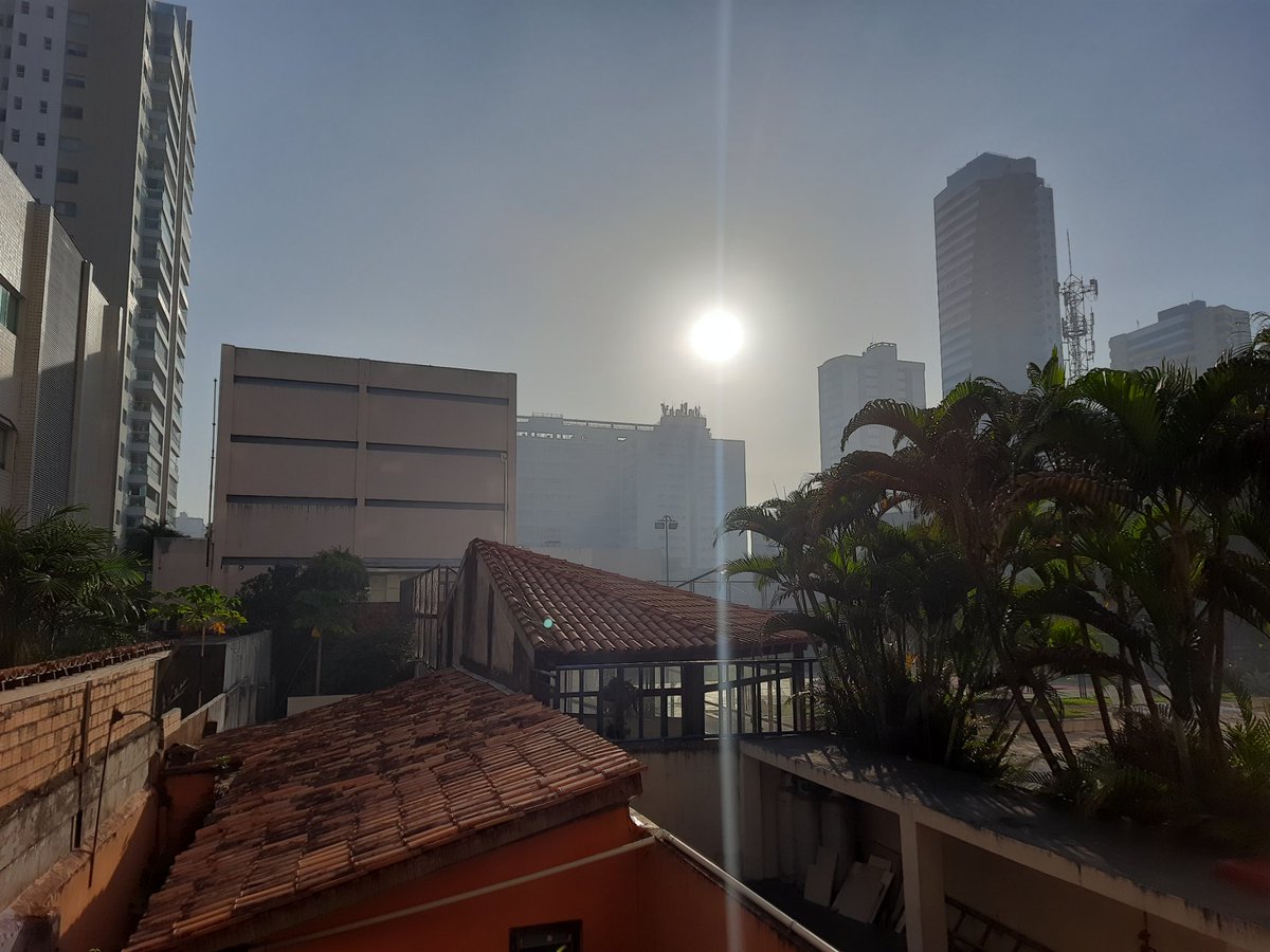 RafaelSBrigida's tweet photo. Que absurdo acordar com fedor de fumaça/queimada. @TVLiberal #bdp #bomdiapara @belemtransito https://t.co/KDYo5CCmb7