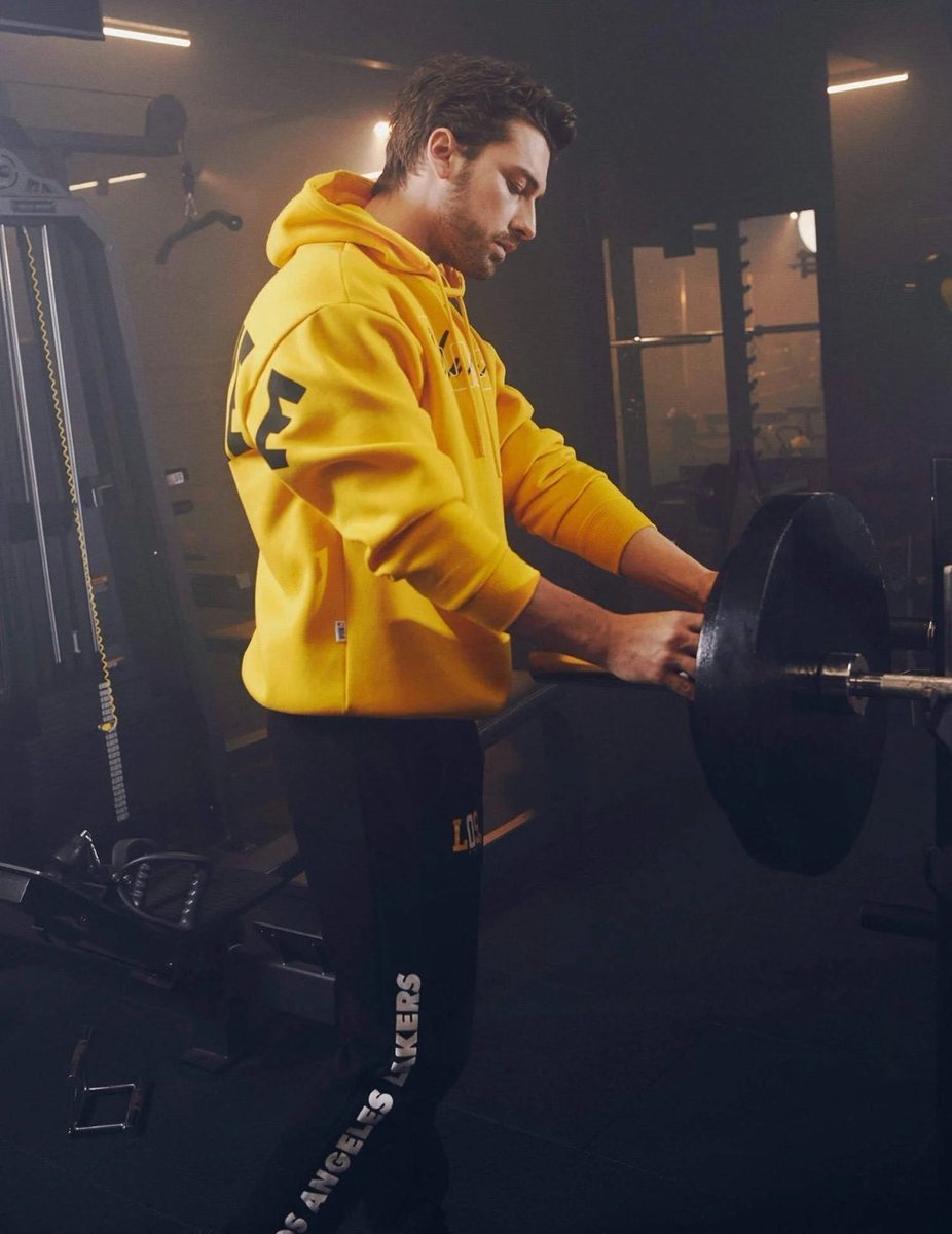 Yellow happens to be my favorite color from now 🤩💛🐣💫👊

#AlpNavruz