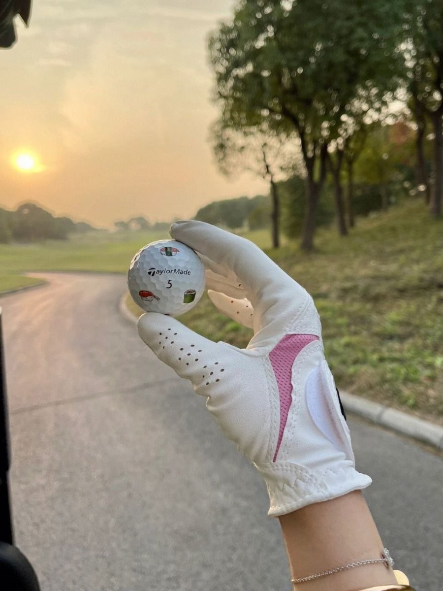 Daoxiang_07's tweet photo. Happy weekend, I hope everyone has their own little sun exuding warmth in their hearts. Failure is not terrible, what is terrible is that there is no confidence.🌤️🌤️🌤️ https://t.co/M3sA7u7mw8