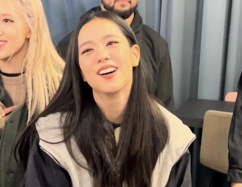 jisoo is so pretty omg