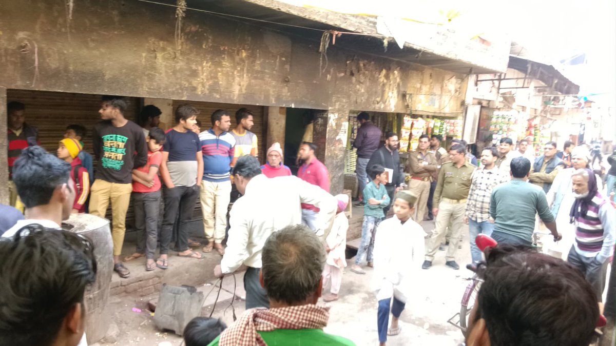 hivivek01's tweet photo. आज दिनांक 17/12/22 को अस्फ़ाबाद सबडिवीज़न के अंतर्गत हाई लॉस फीडर पर विजिलेंस के साथ रेड एवं कम्बिंग की गई।@dvvnlfirozabad @dm_firozabad @MDDVVNL @UPPCLLKO https://t.co/lfvr5rlTZ7