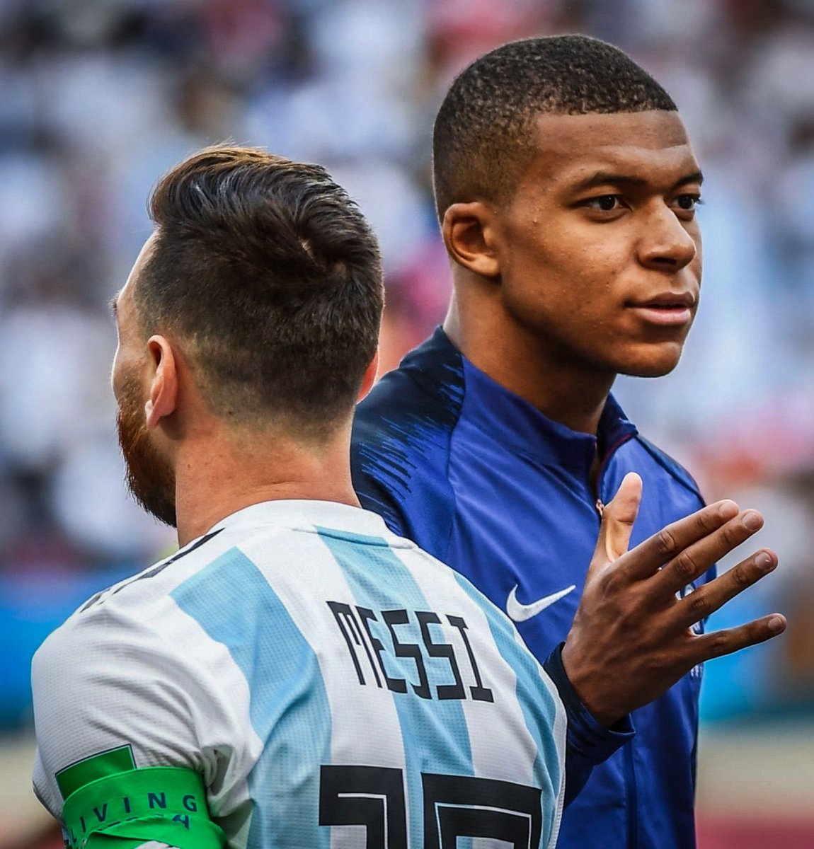 StatsKMbappe's tweet photo. THREAD : Pourquoi l’affrontement entre Mbappé et Messi a tout d’un affrontement légendaire ? 

Éléments de réponse. https://t.co/L5Oj0NpzsL