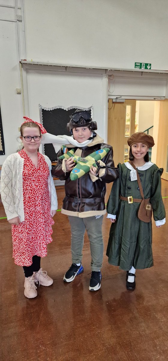 rhpkingston's tweet photo. Year 6 celebrates #veday to mark the end of their #WorldWarII topic. #EnrichedExperiences #veday #WorldWarII https://t.co/THqCrY68vT