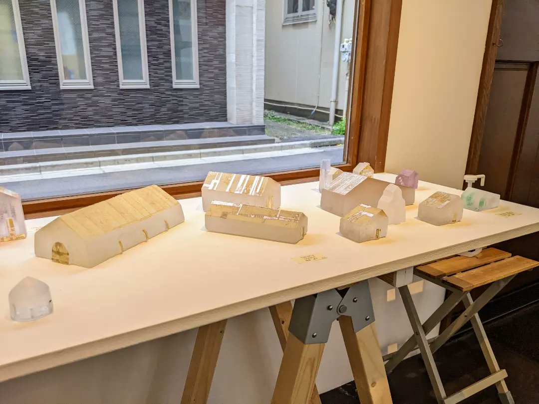 【まりも】ガラス作家　持永貞子さんのガラスの建物2点セット 持永貞子 「ガラス作品展」 （SAN-AI GALLERY + contemporary