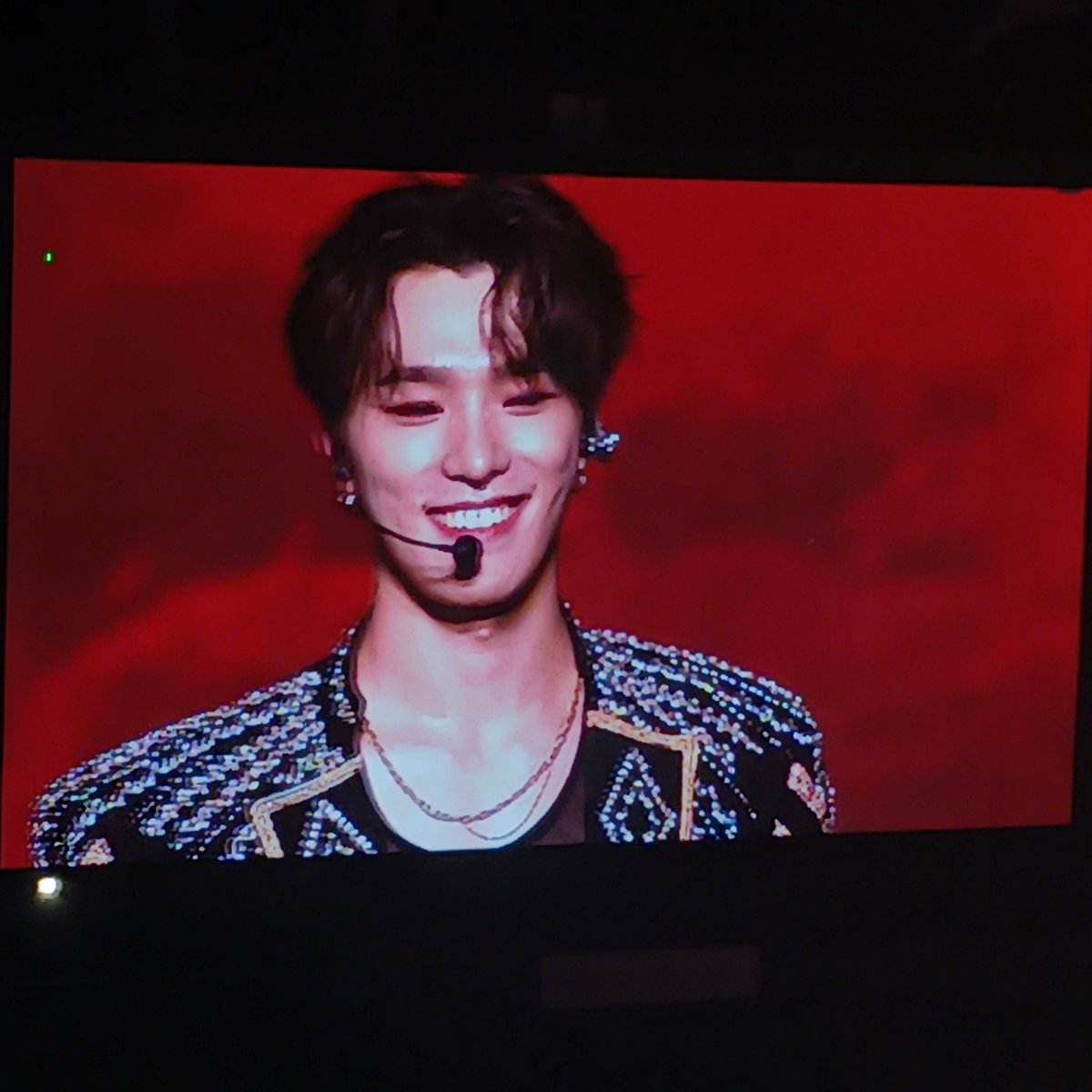 LOOK HOW HAPPY HE IS WHEN PH CARATS STARTED CHANTING "DINO" 😭😭😭😭😭😭😭 DINO ANAK NG PILIPINAS #BeTheSuninBULACAN