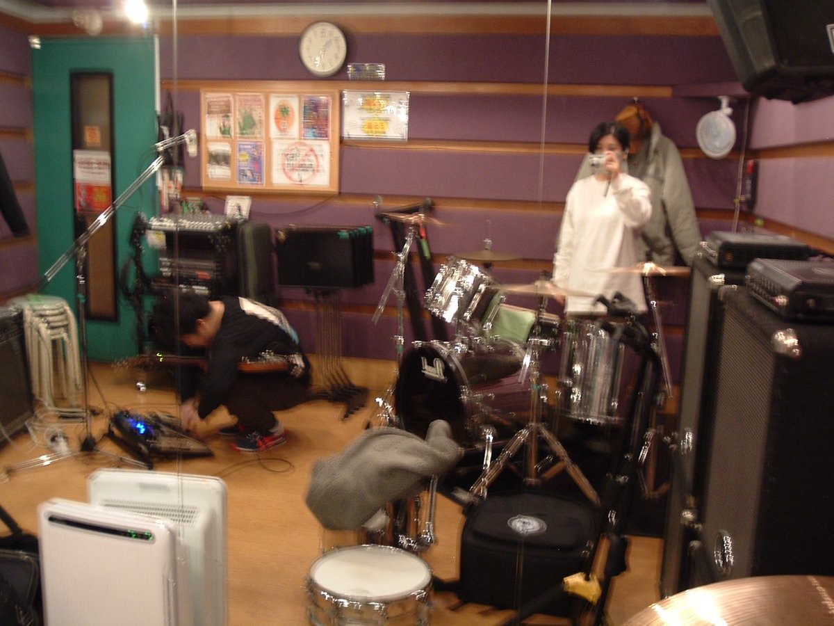 honoho_official's tweet photo. 今日は東京組恒例の朝リハでした〜。ライブまであと少し！12/28、四次元で待ってます☺️ https://t.co/hoQh0HZi7w