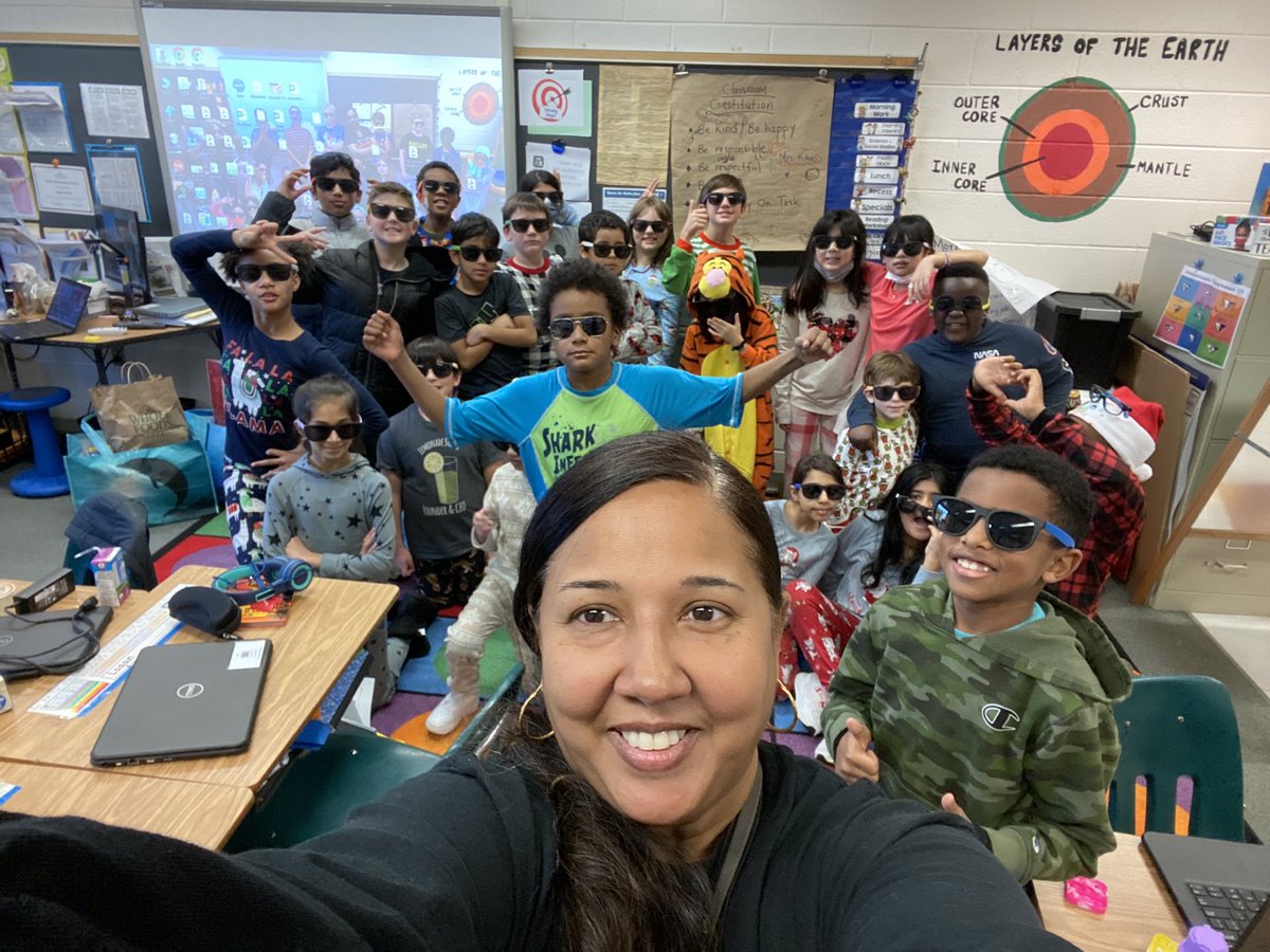 Najma Khan tweet media