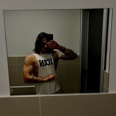 angelo38261940's tweet photo. #NuovaFotoProfilo https://t.co/qEIXhR5gXy
