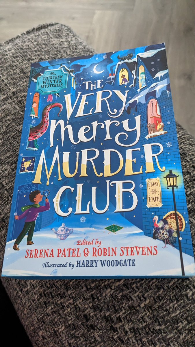 My #RR_SecretSanta arrived late last week, and I opened it to cheer myself up because I was feeling rough, but I've been rubbish on Twitter so didn't get around to posting it. Now that the hols are here, can't wait to dig in! Thank you Santa!