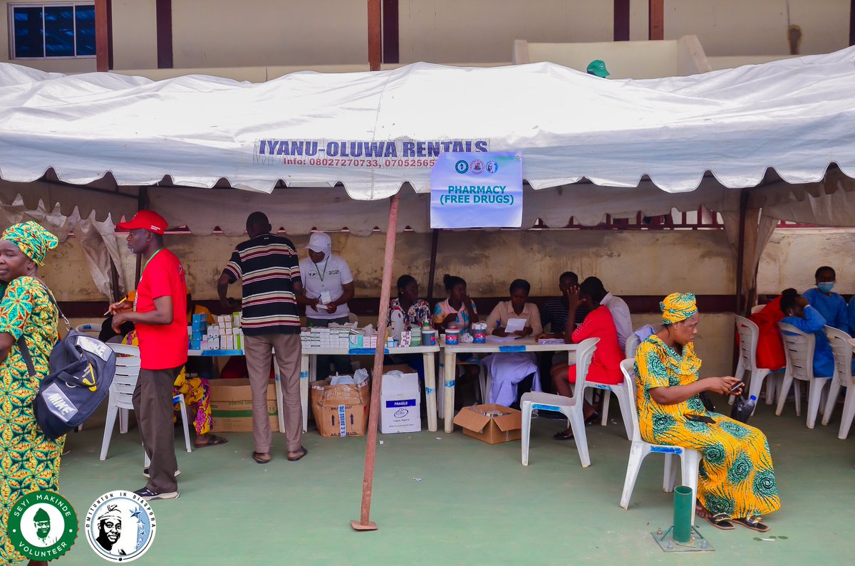 SeyiVolunteer's tweet photo. Cross-section of different units at the free Medical outreach. Our volunteers and the medical team from the Ministry of Health are working across different units.

You can still join us at Adamasingba stadium. 

#seyimakindevolunteer 
#smv
#smvmedicaloutreach https://t.co/R06Tl1KSMU