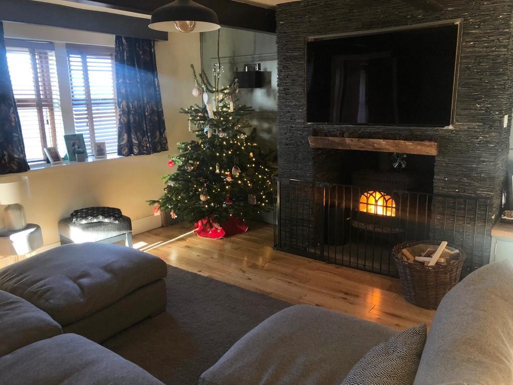 CharnockBates's tweet photo. Cosy up in front of the fire at Crow Point Farm…
 
This unique four-bedroom detached home in Crow Point, Halifax includes an open plan living kitchen, multiple reception rooms and an external summerhouse.

Request a viewing here: https://t.co/GifjOzPVs4 https://t.co/rWkgL4Jwas