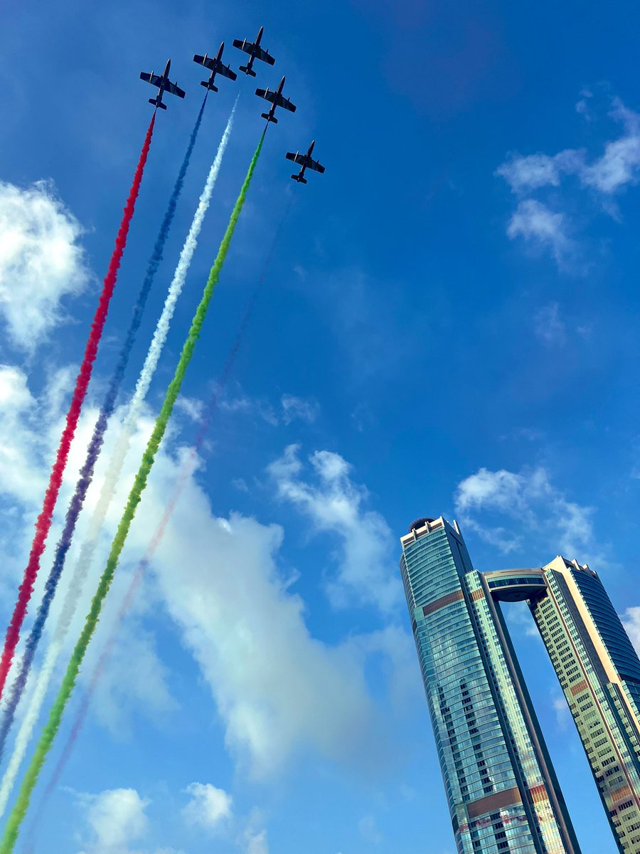 jsellesl's tweet photo. What an absolute pleasure to run the 5km race from @ADNOCGroup and @AbuDhabiSC this morning. Great atmosphere and beautiful airshow along the way 🛩🇦🇪🛩
Coming in 🥇 but it’s all about staying healthy and active in life 🙏 #adnocmarathon #ADNOC #abudhabi #shortdistance #5krace https://t.co/ofhXyHm8dW