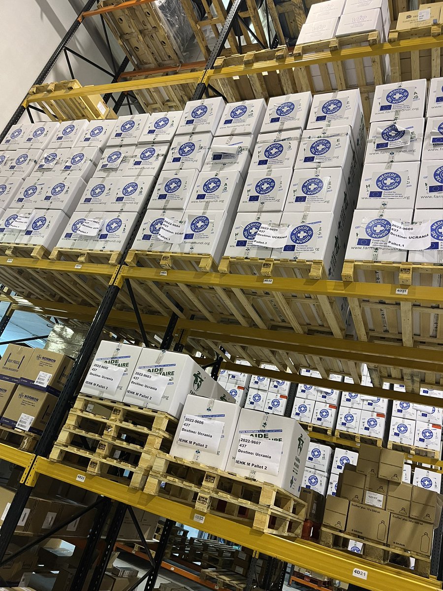 NievesMijimolle's tweet photo. Ucrania sigue en guerra. @farmamundi sigue trabajando para garantizar el suministro de medicamentos y productos sanitarios 🇺🇦 🇺🇦 https://t.co/QvN3Q49aRB