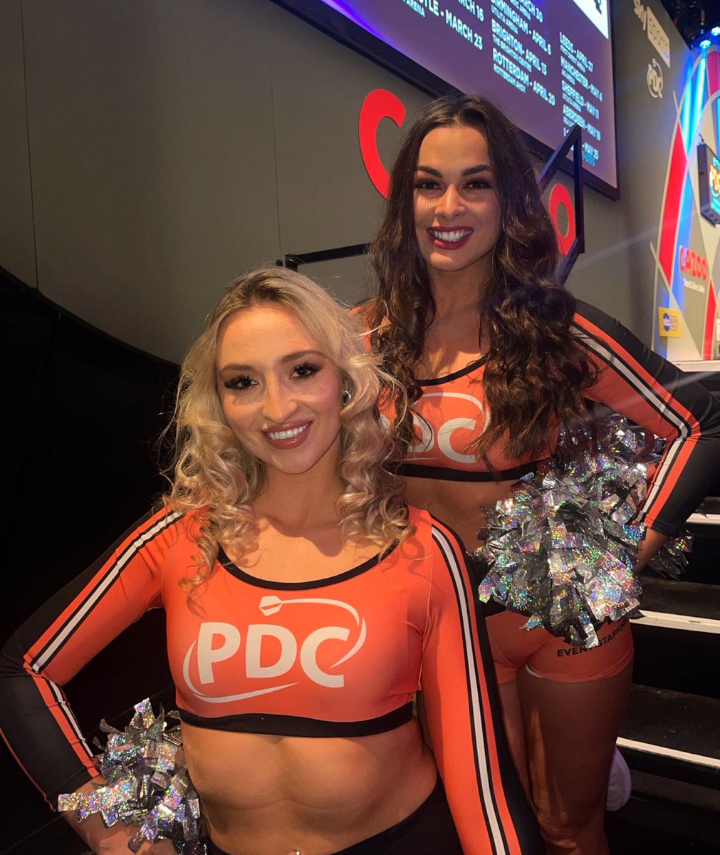 Good morning from our West Country beauties, Zophie &amp; Lucy 🧡🖤🤍 

#lovethedarts