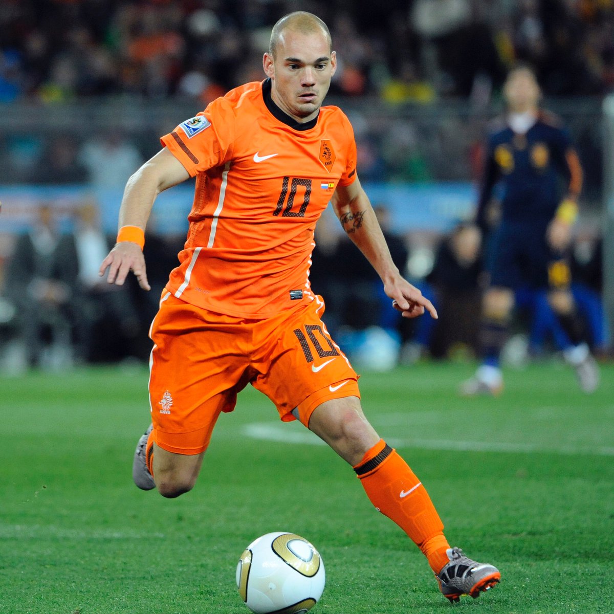 FIFAWorldCup's tweet photo. 2010:

🇳🇱 Sneijder / Robben https://t.co/FZDj1n4pw1